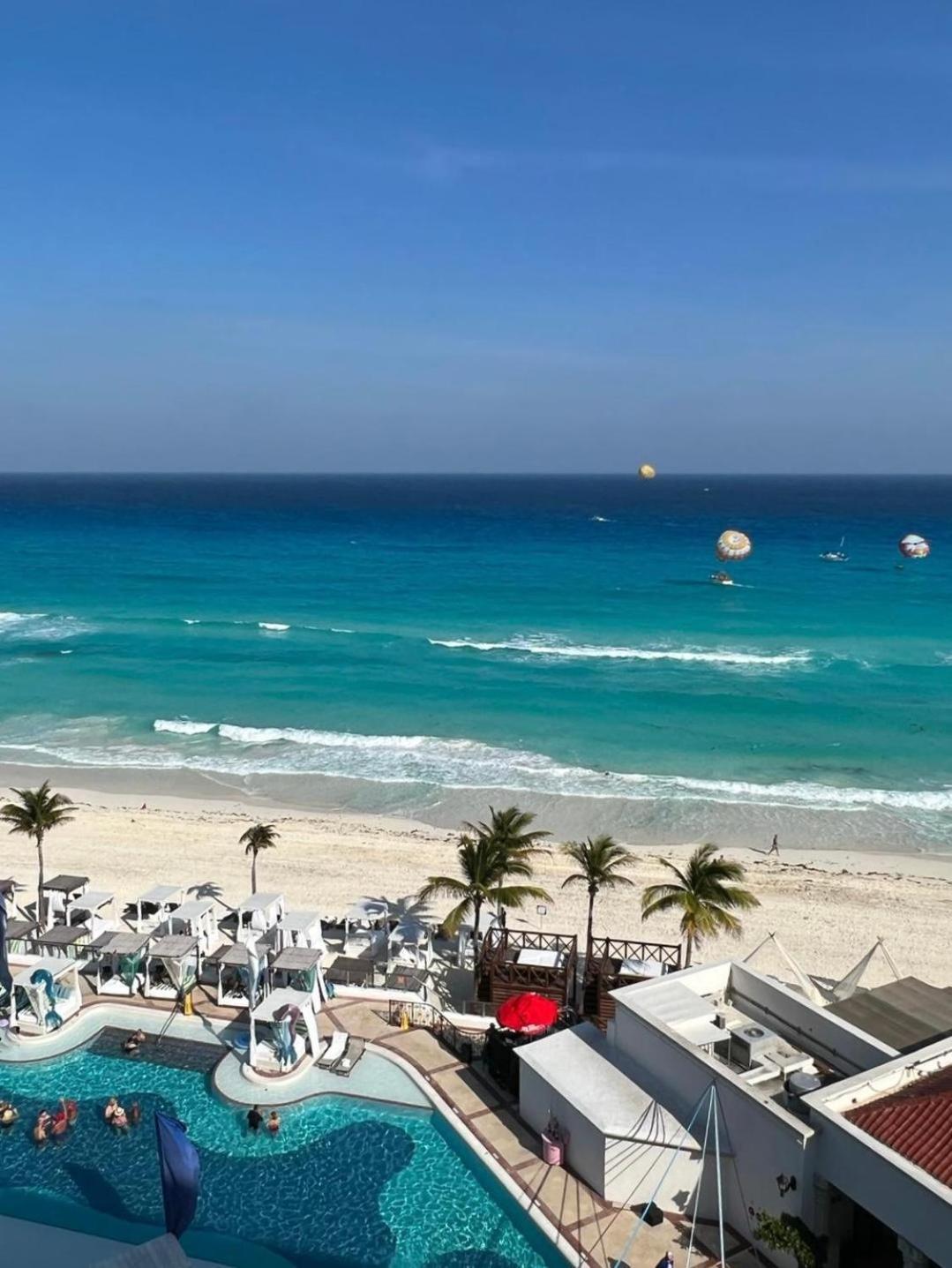 Luxury Beachfront Apartamento